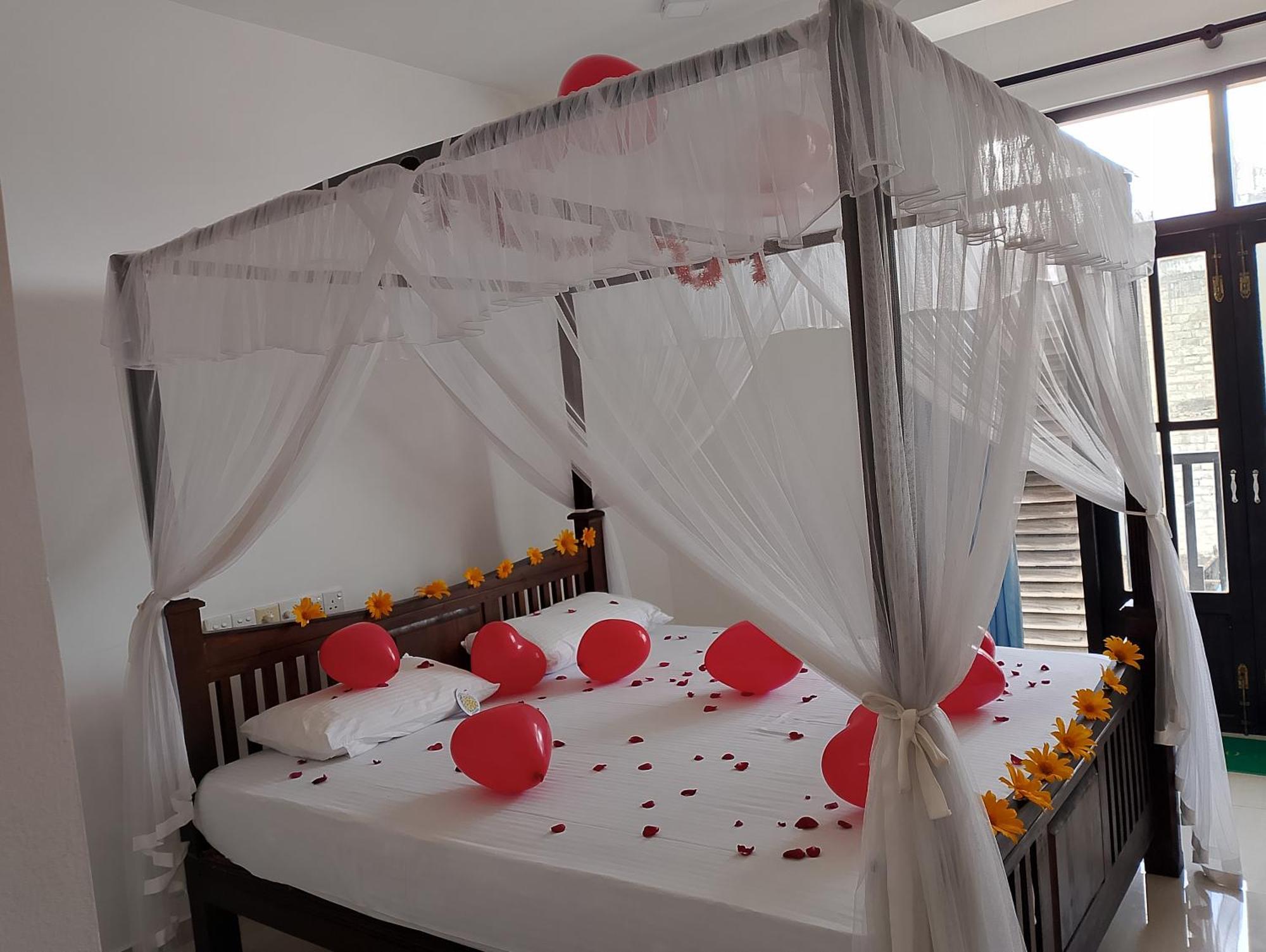 Lakma Sea View Hotel Mirissa Bagian luar foto