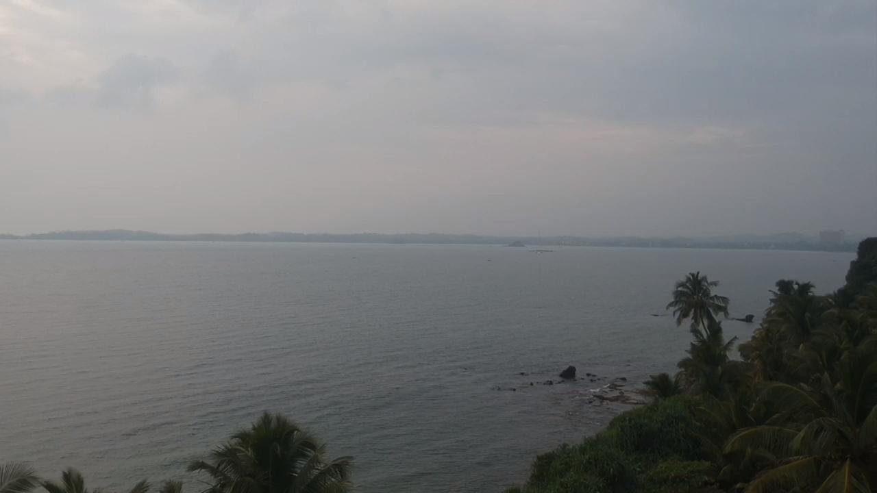 Lakma Sea View Hotel Mirissa Bagian luar foto