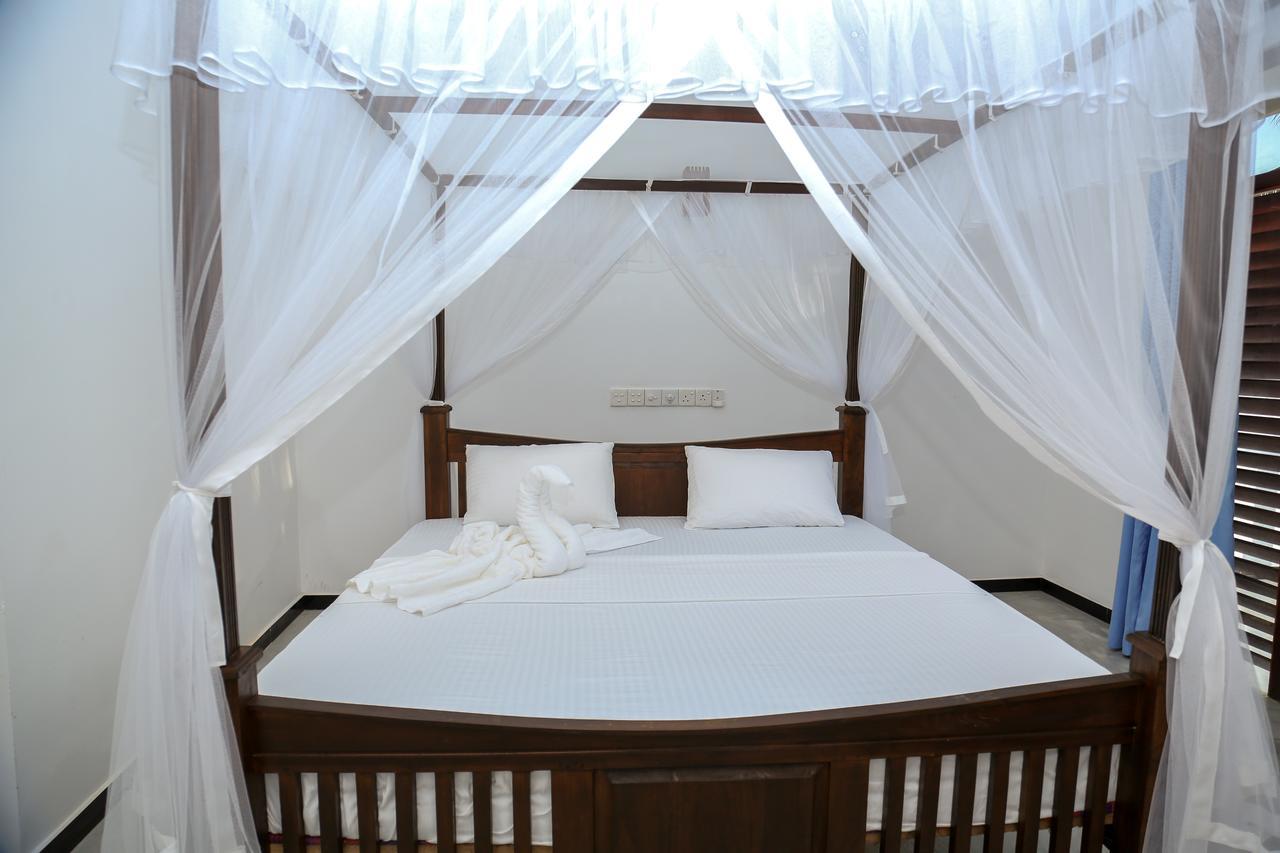 Lakma Sea View Hotel Mirissa Bagian luar foto