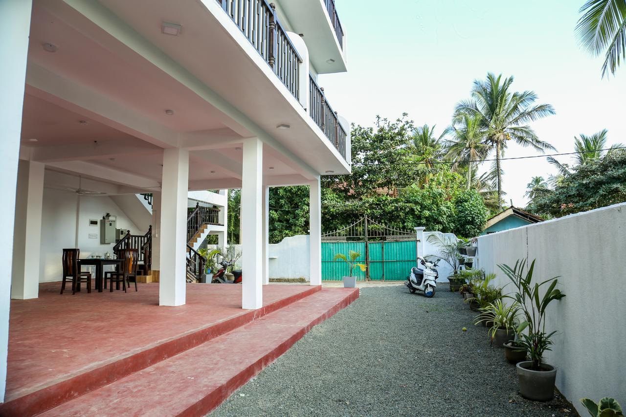 Lakma Sea View Hotel Mirissa Bagian luar foto